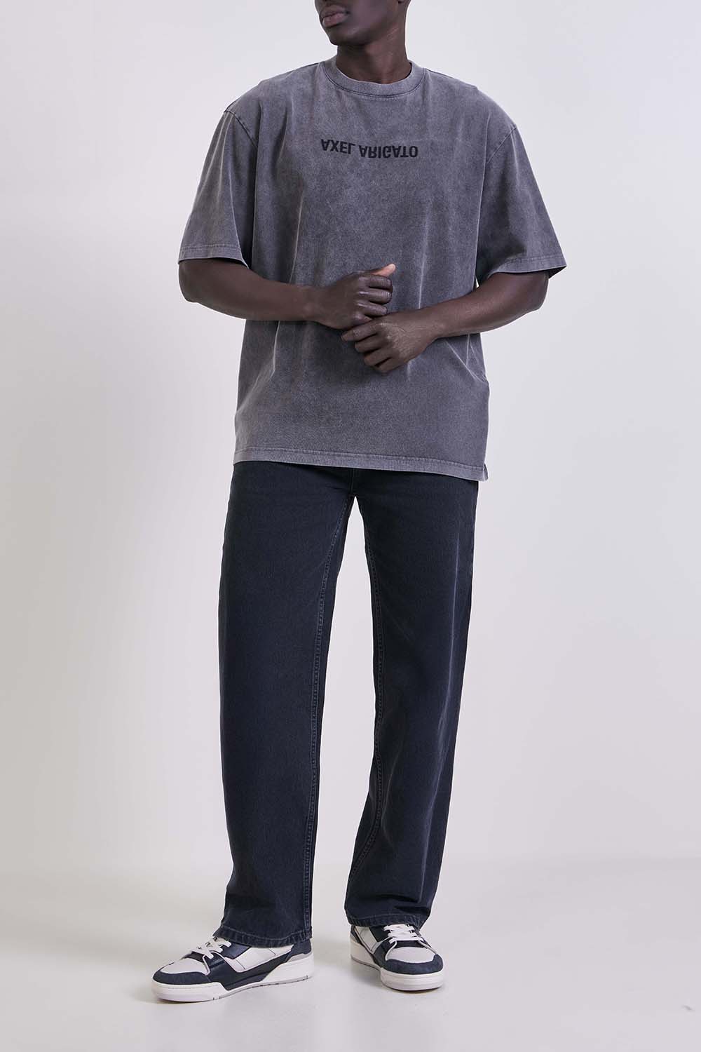 מכנסי ג'ינס בגזרה ישרה